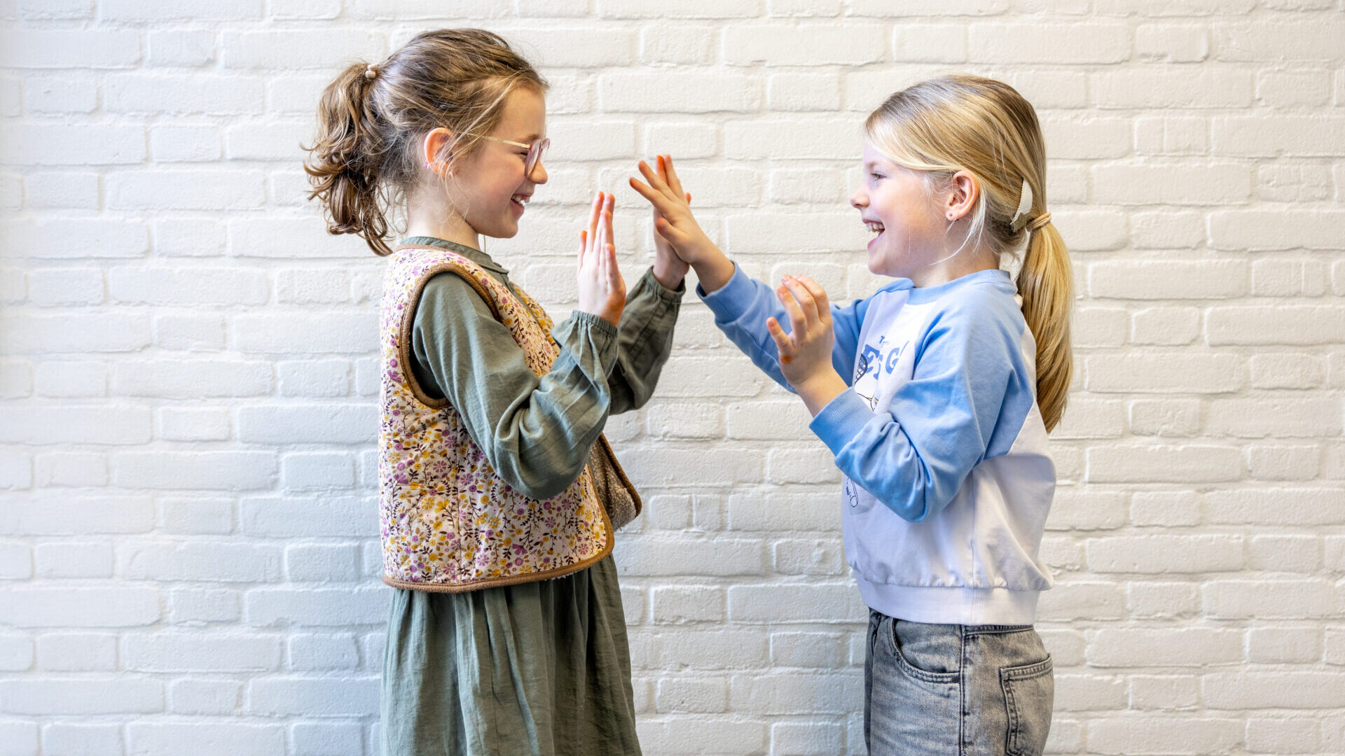 Twee meiden van Kindcentrum Aquamarijn Zwolle